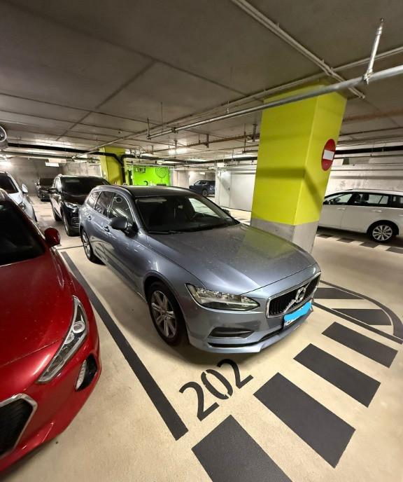 Volvo V90 2017 Kinetic D4 Automata 11 800 eur