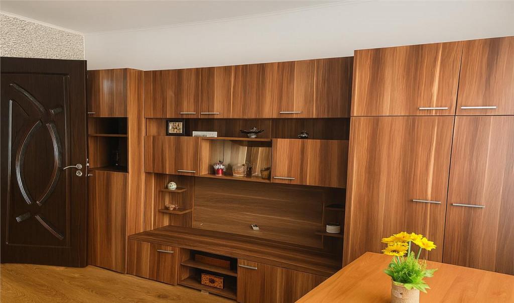 Garsoniera luminoasa si primitoare - Uzina 2 Brasov