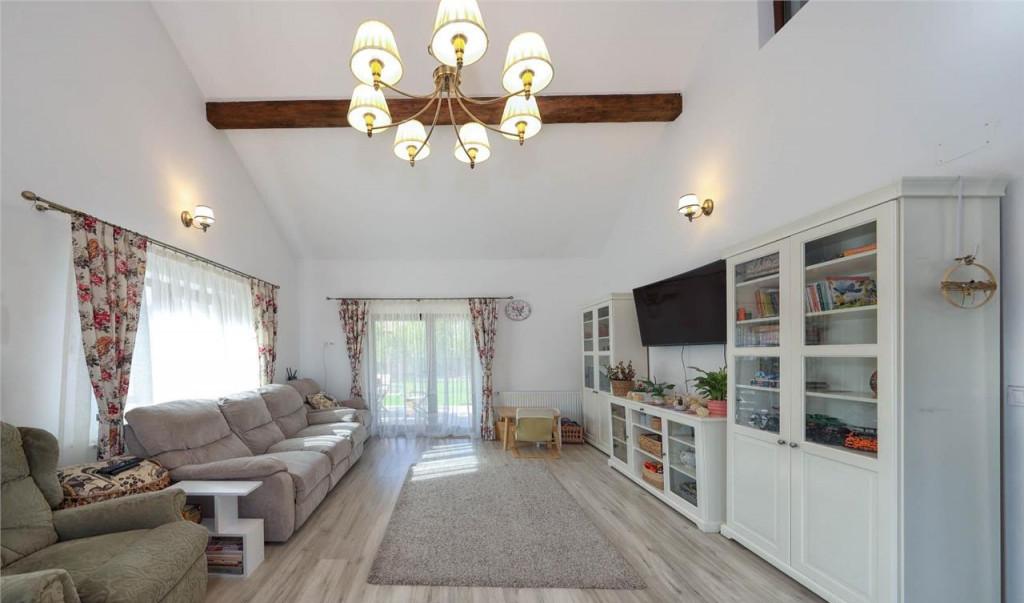 Tur live Vila apreciabila Sanpetru toate utilitatile ilumin