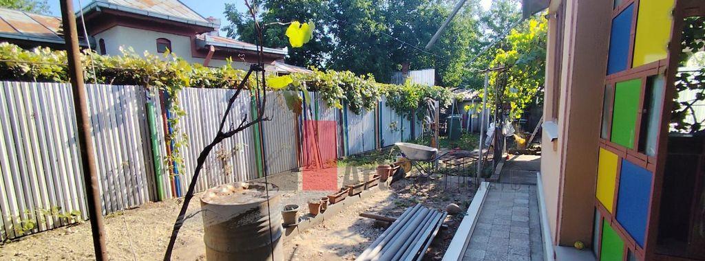 Casa de vanzare teren in zona Jiului Bucurestii Noi