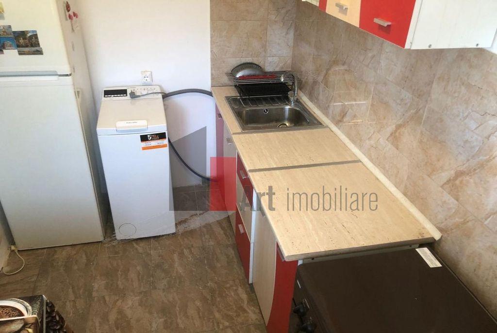 Apartament cu 2 camere de inchiriat in zona 1 Mai/Chibrit