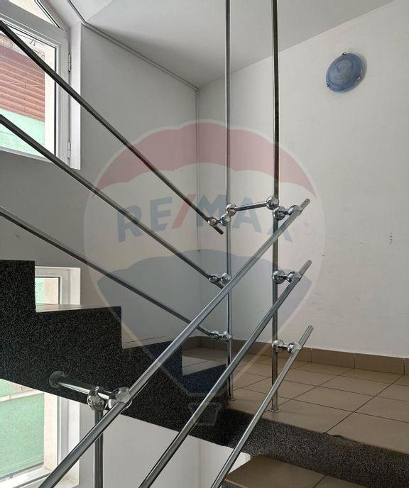 Spatiu / birouri in suprafata de 1200 / 1300 mp teren