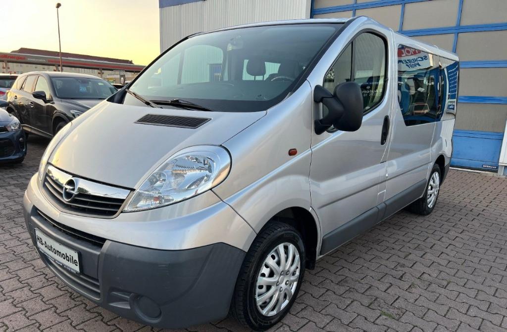 Opel Vivaro Tuv Germania 9 locuri clima km 198 764 navi 2 0 D af 2010 9 800 eur