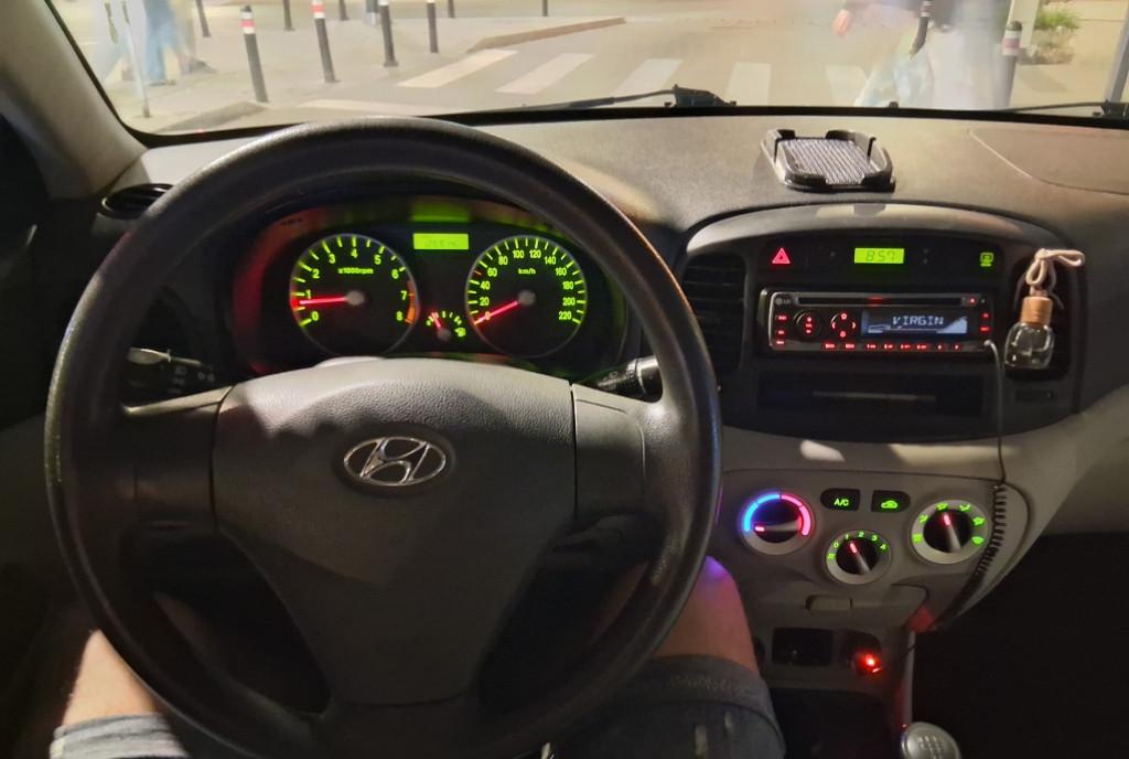 Hyundai Accent cu 126000 km 2 650 eur