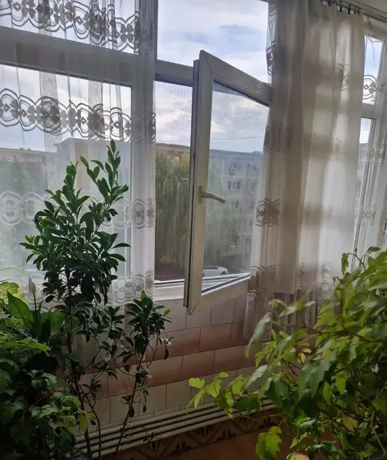 Vand apartament in 1 Mai