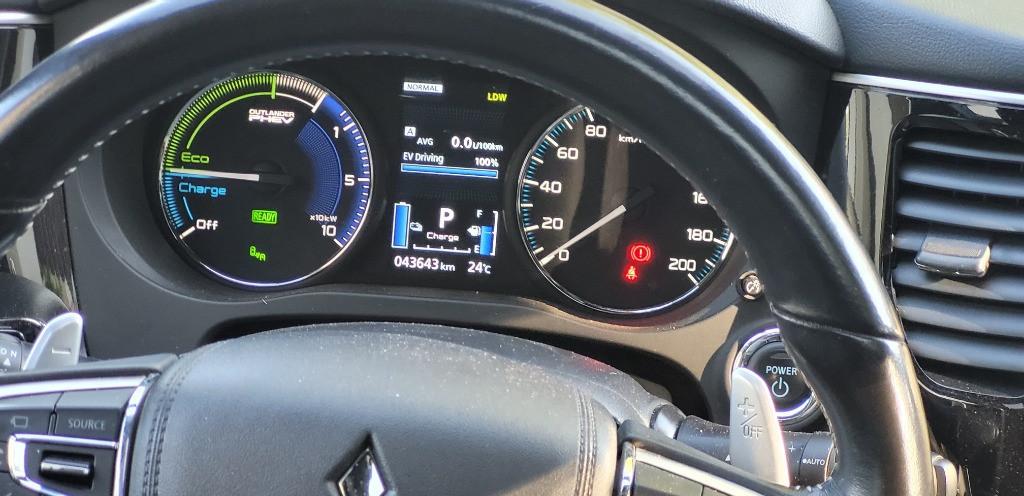 Mitsubishi Outlander INSTYLE PHEV 4WD FULL PLUG IN HYBRID Noiembr 2020 25 999 eur