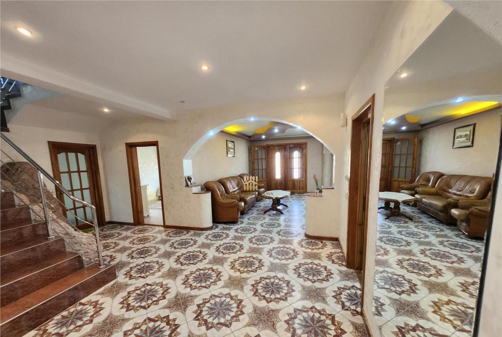 Cladire 600 mp In Suceava De 0727817187