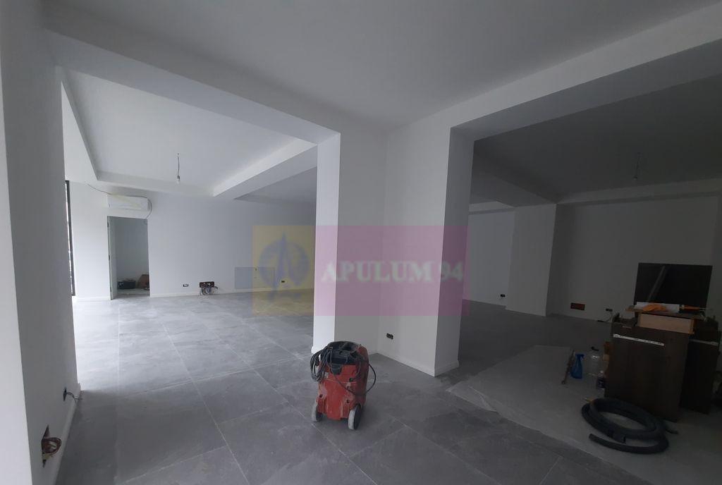 Inchiriere spatiu de birouri la mezanin/S P 2 in zona Mar