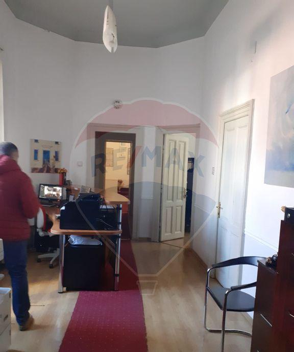 Spatiu de birouri/comercial demisol parter/P E M 250