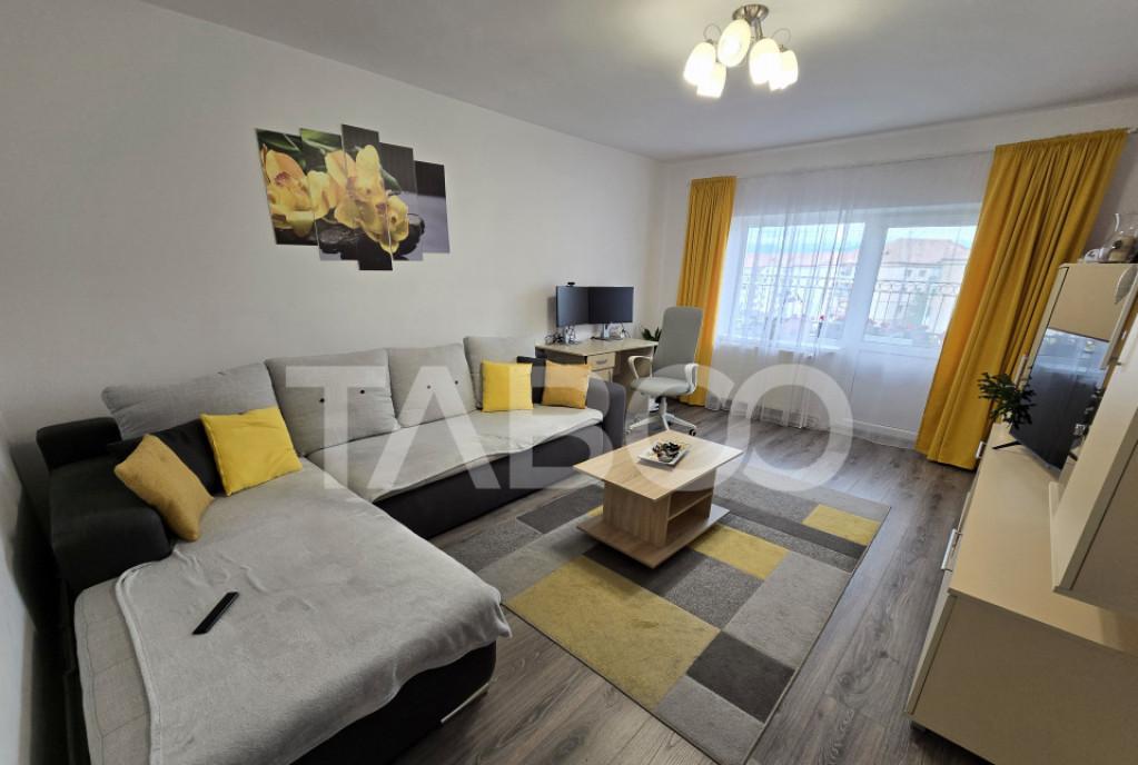Apartament decomandat 3 camere 2 bai balcon pivnita Strand S