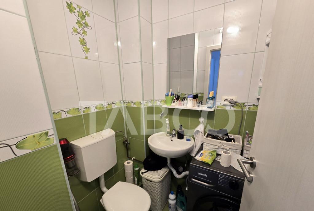 Apartament decomandat 3 camere 2 bai balcon pivnita Strand S