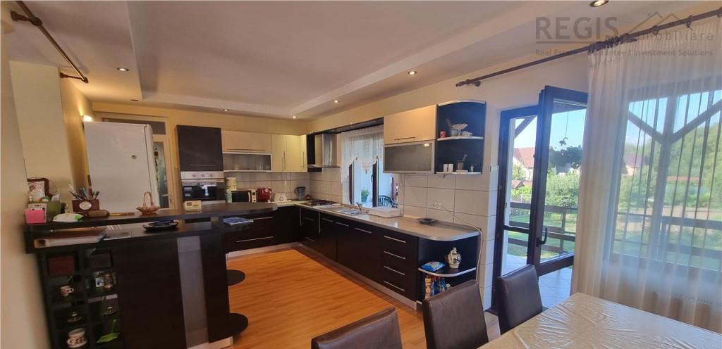 Vila de 8 camere zona centrala Stupini Brasov