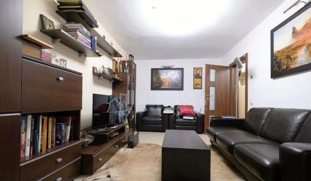 Apartament 3 camere decomandat - Bulevardul Lacul Tei