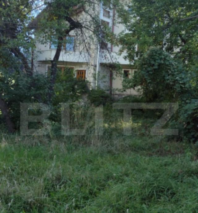 Casa deosebita D P E pod 6 camere 200 mp 1053 mp teren