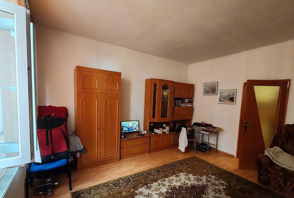 Apartament 3 camere 2 minute de P ta sudului de renovat