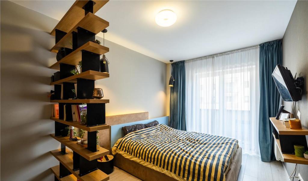 Apartament 3 camere decomandat Coresi boxa Maurer Tractorul