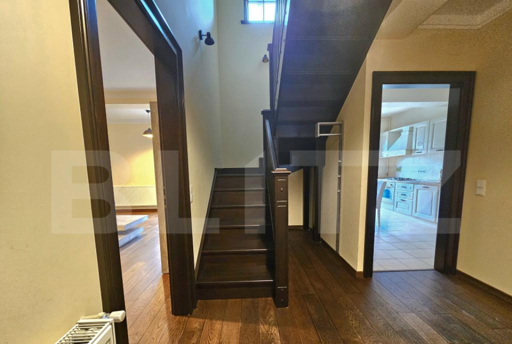 Penthouse de vanzare 102 3 mp zona Ronat