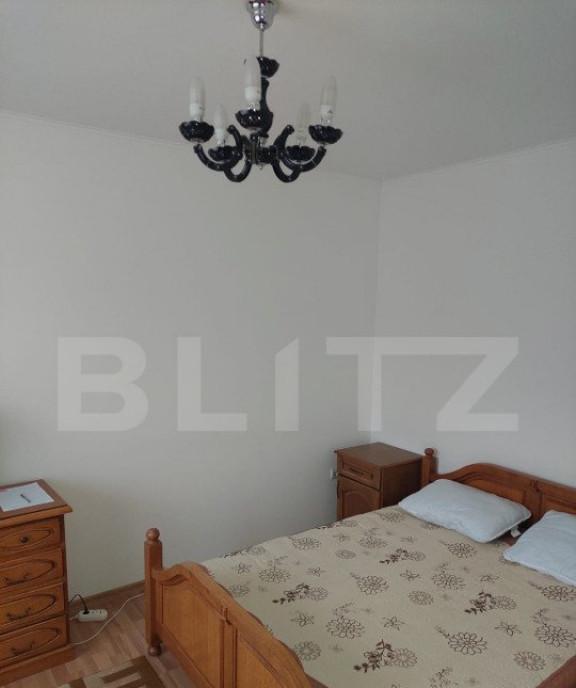 Casa de vanzare cu 6 camere 300 mp spatioasa in Ca