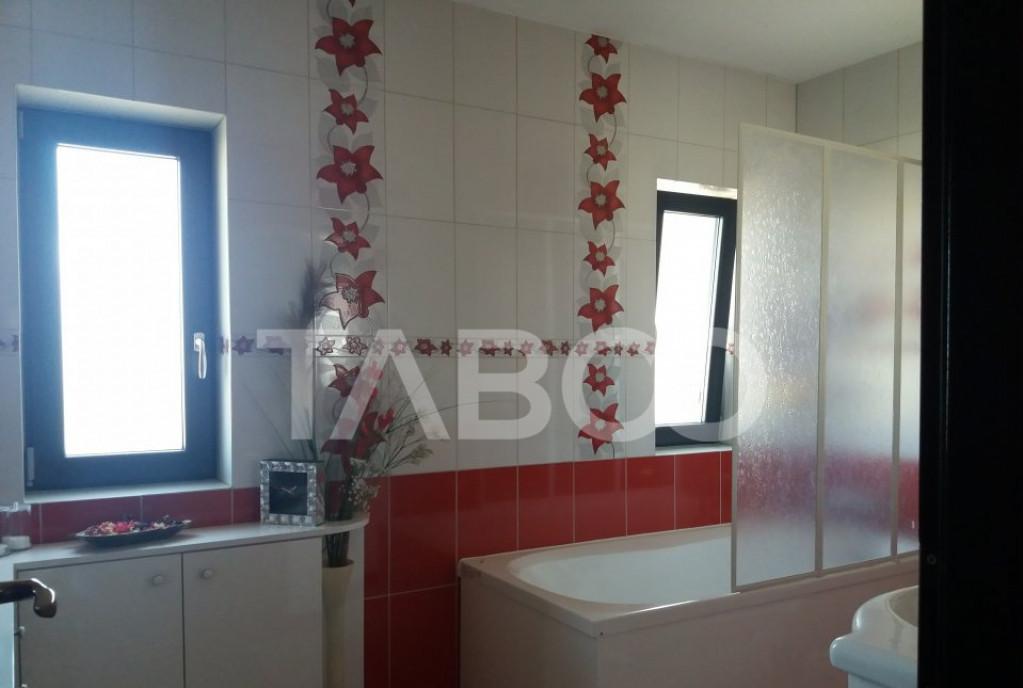 Casa 4 camere 105 mpu acces auto si gradina in Cartierul Arh