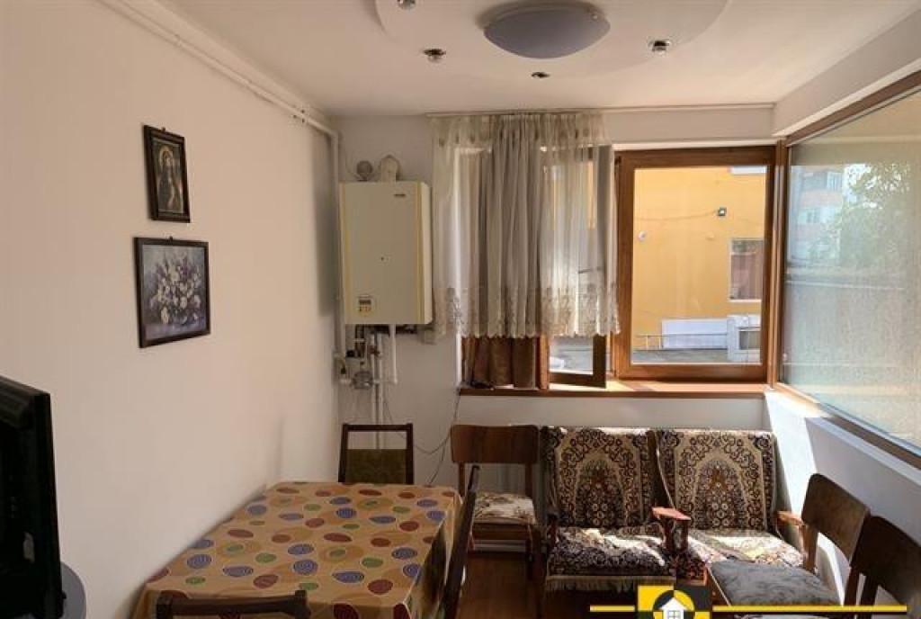 Ap 2 cam la casa zona calea poplacii