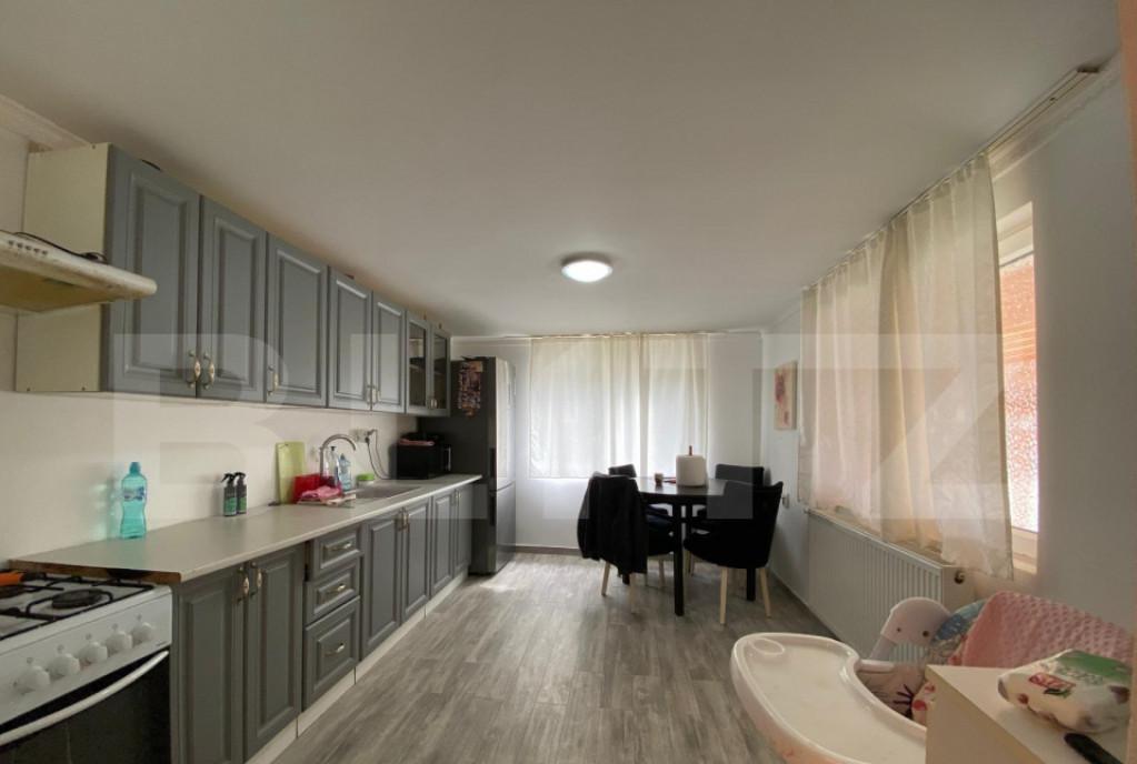 Casa moderna 4 camere 30 ari teren 4 anexe la 20 de minu