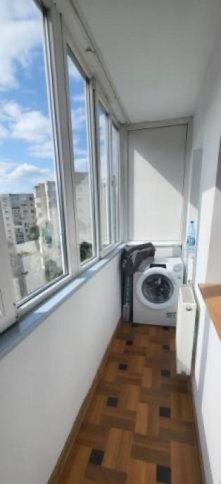 Timpuri noi tineretului piscului etaj 8