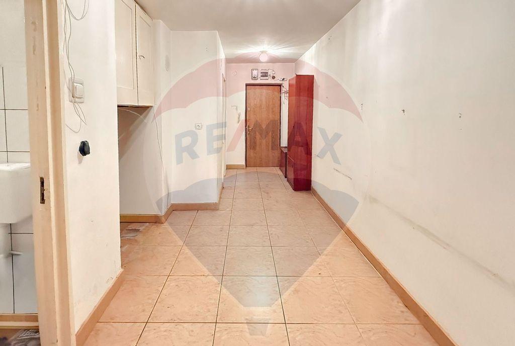 Apartament cu 2 camere de vanzare Parter Inalt Splaiu