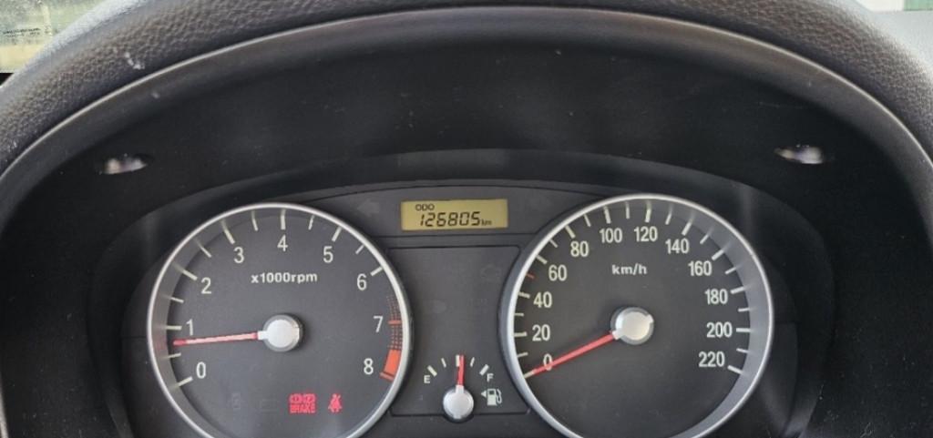 Hyundai Accent cu 126000 km 1 990 eur