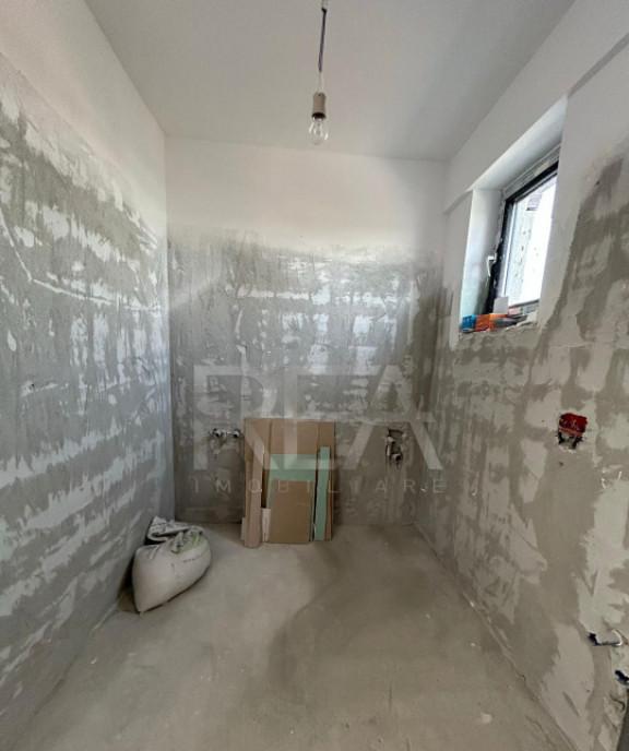 3 Camere Semi Decomandat Zona Andronache