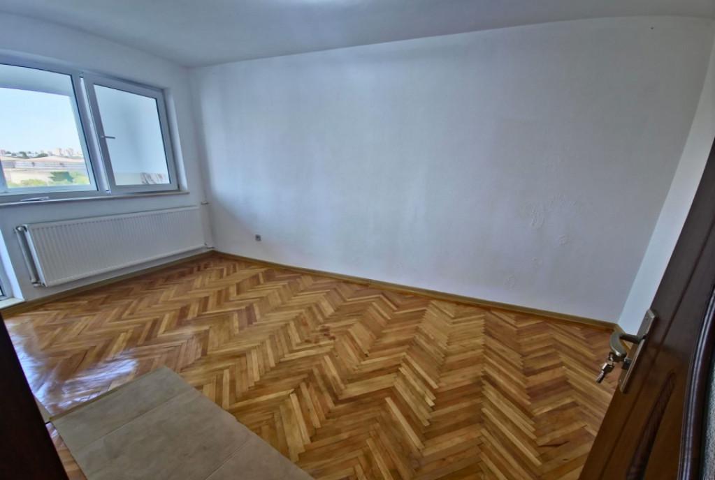 Abator apartament 3 camere decomandat renovat