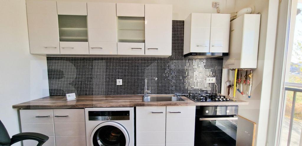 Ideal investitie 2 apartamente cu 2 camere fiecare curte p