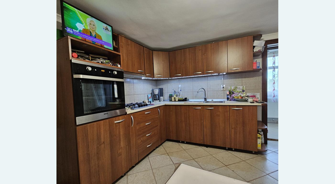 Vand casa cu teren sau schimb cu apartament Bucuresti