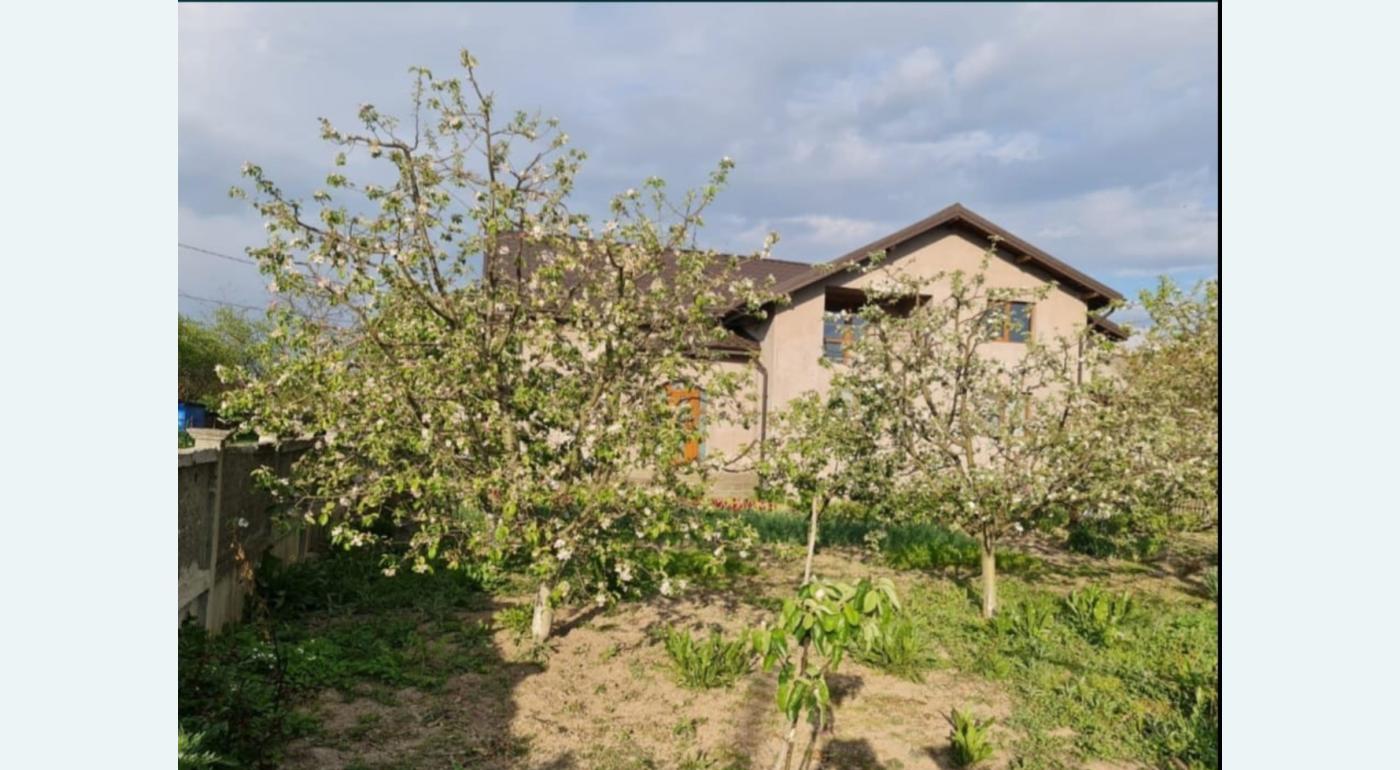 Vand casa cu teren sau schimb cu apartament Bucuresti