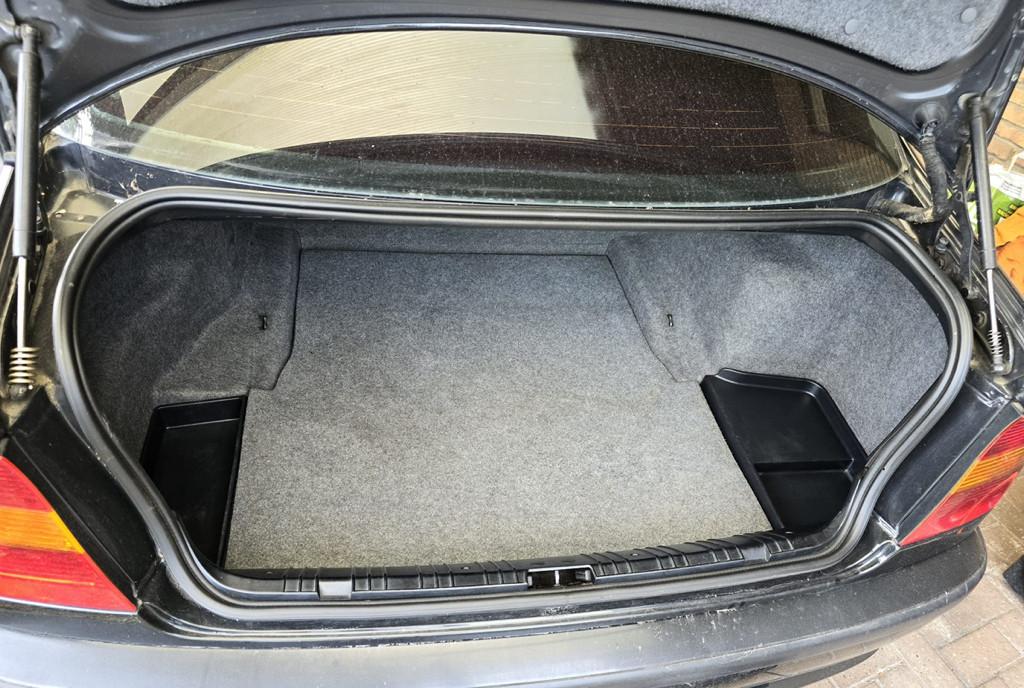 BMW E46 318d 2003 2 100 eur