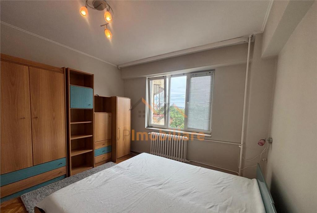 Apartament 3 camere 2 bai loc de parcare zona decebal