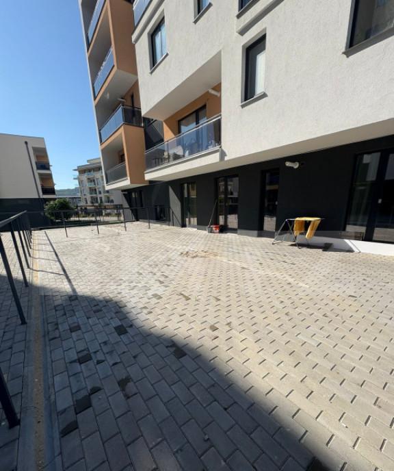 Apartament de 3 camere modern cu terasa spatioasa si pa