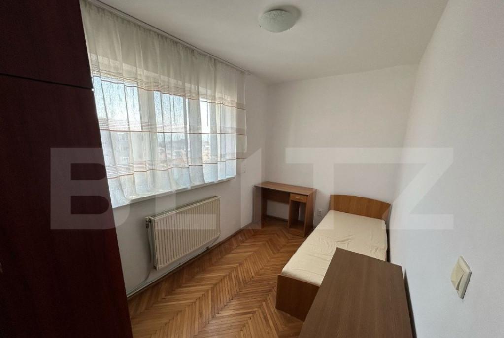 Apartament 4 camere 55 mp decomandat zona Cetate