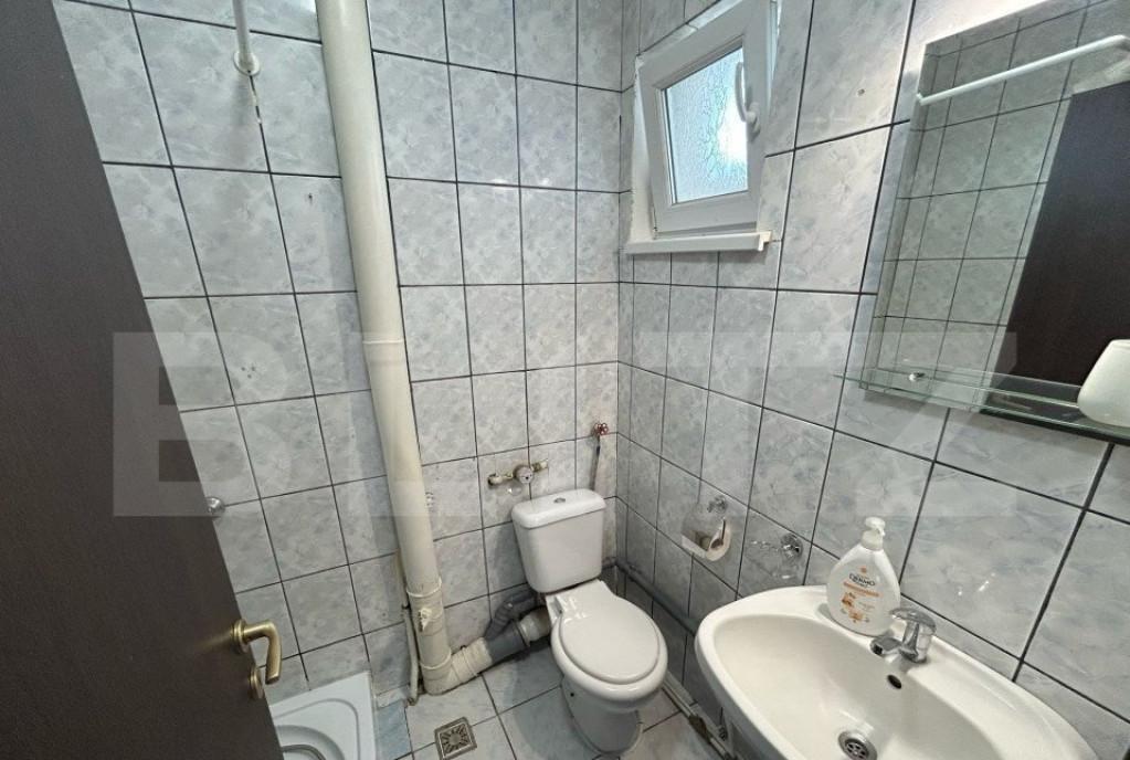 Apartament 4 camere 55 mp decomandat zona Cetate