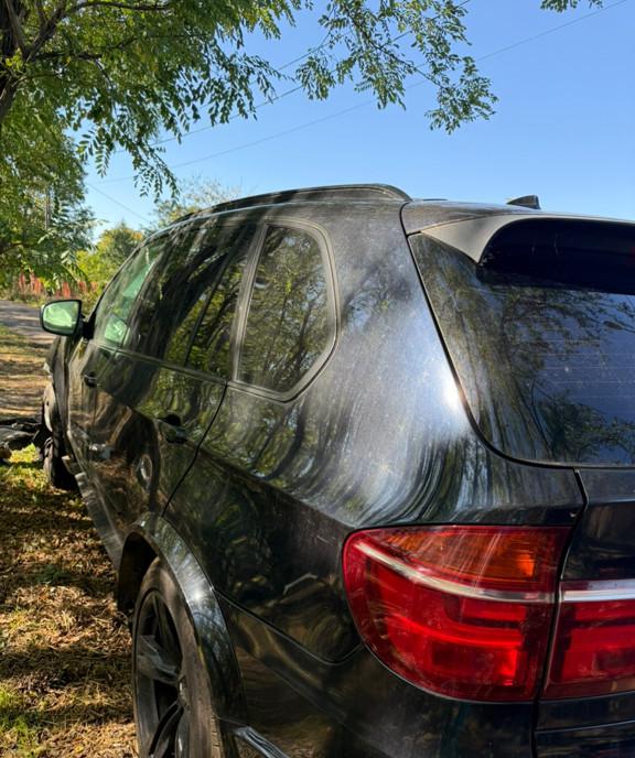 BMW x5m avariat 7 locuri 4 500 eur