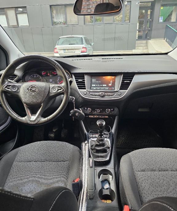 Opel Crossland stare excelenta 14 800 eur