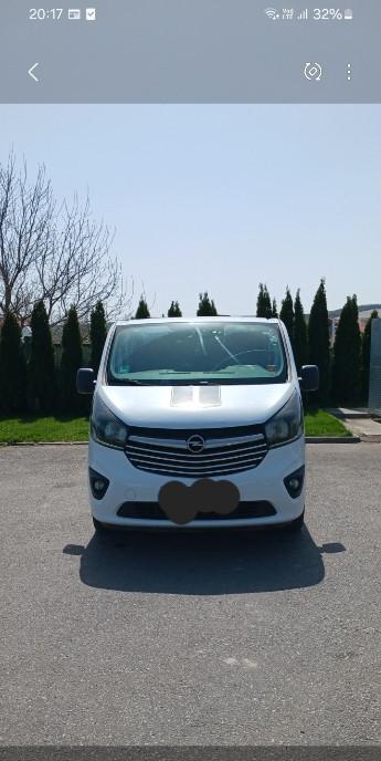 Opel Vivaro 8 1 locuri 11 800 eur