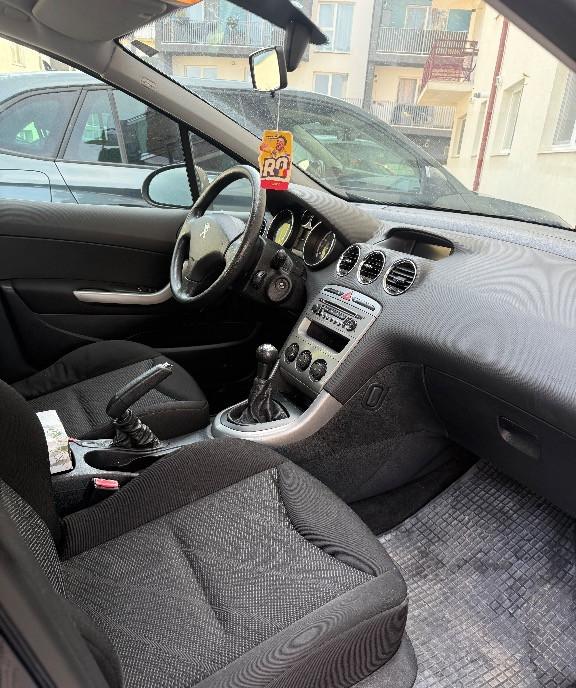 Peugeot 308 2011 2 800 eur