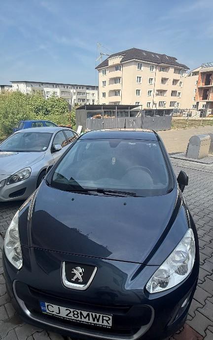 Peugeot 308 2011 2 800 eur