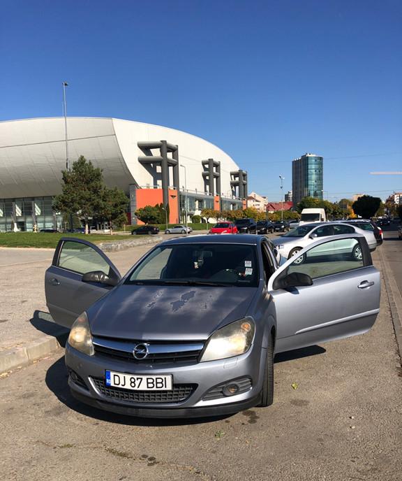 Opel Astra H GTC 1 650 eur