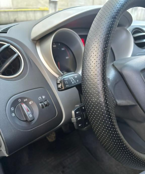 Seat ibiza 2011 1 2tdi 3 000 eur