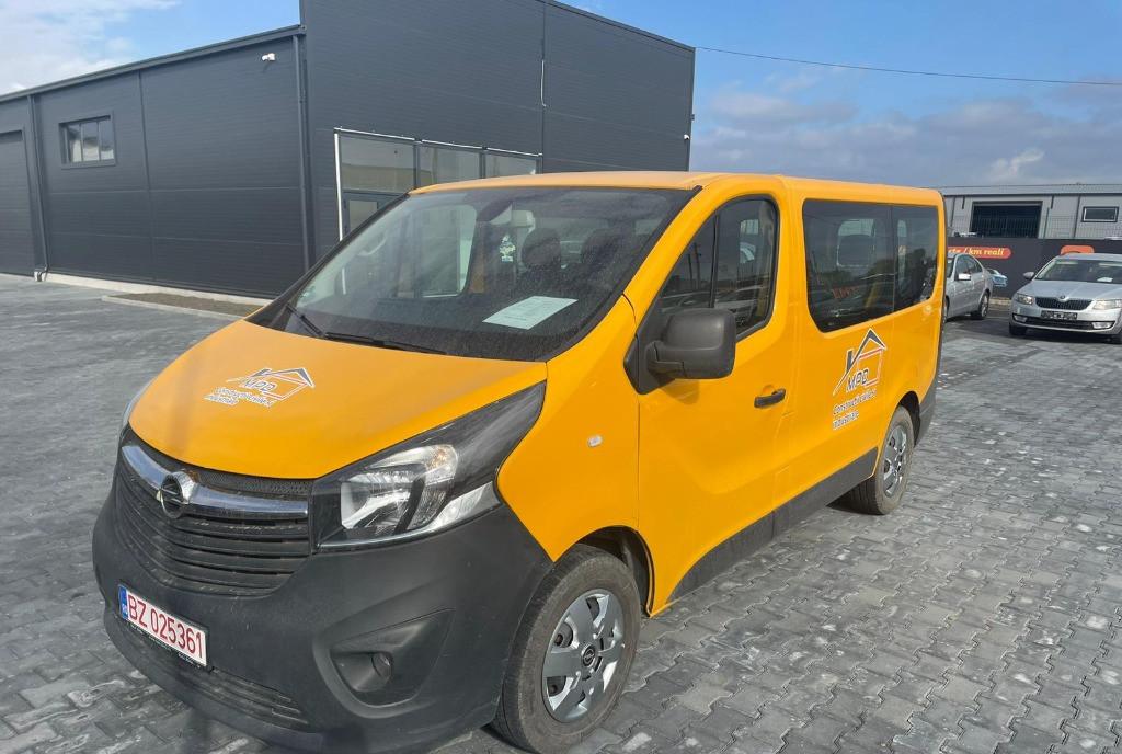 Opel Vivaro 1 6 CDTI L2H1 8 1 locuri 12 500 eur