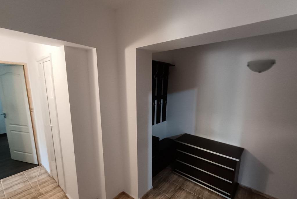 Apt 2 camere decomandat etaj 2 pacurari cat friendly