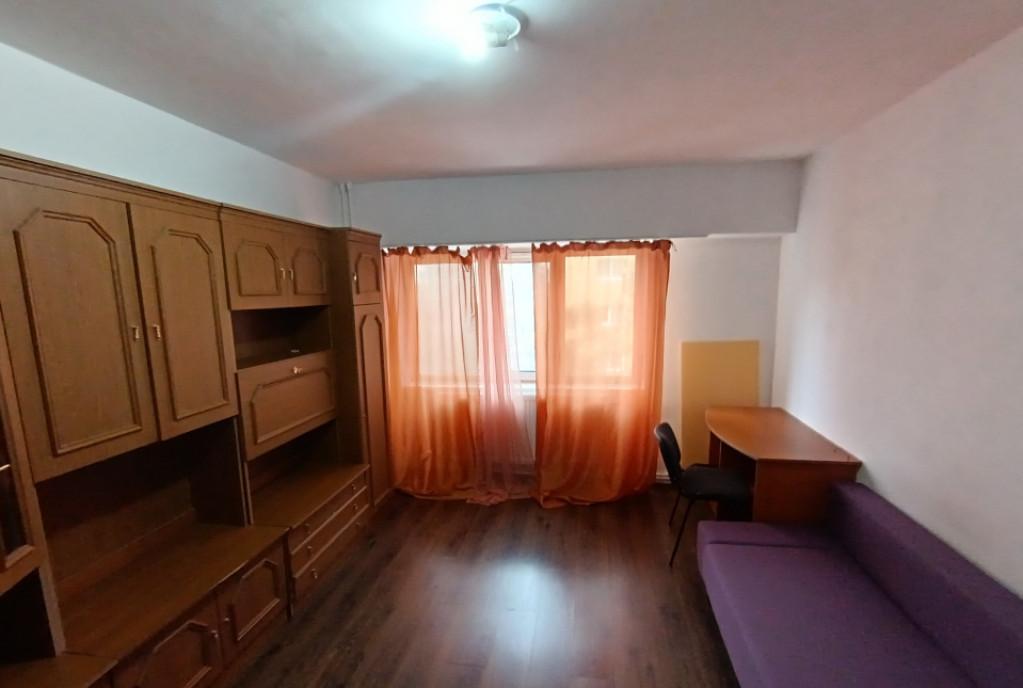 Apt 2 camere decomandat etaj 2 pacurari cat friendly