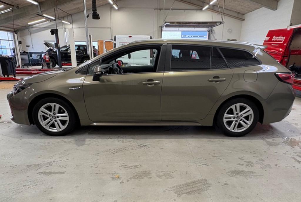 Toyota Corolla hibrid 15 900 eur