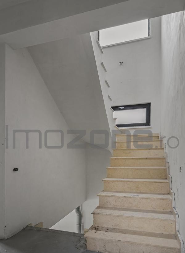 Militari Pacii Casa spatioasa cu terasa si loc de parcare